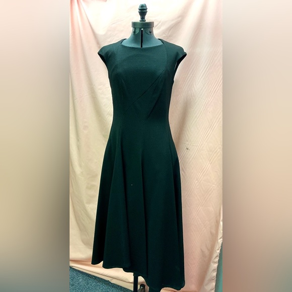 Chic Black Cap Sleeve Midi Dress